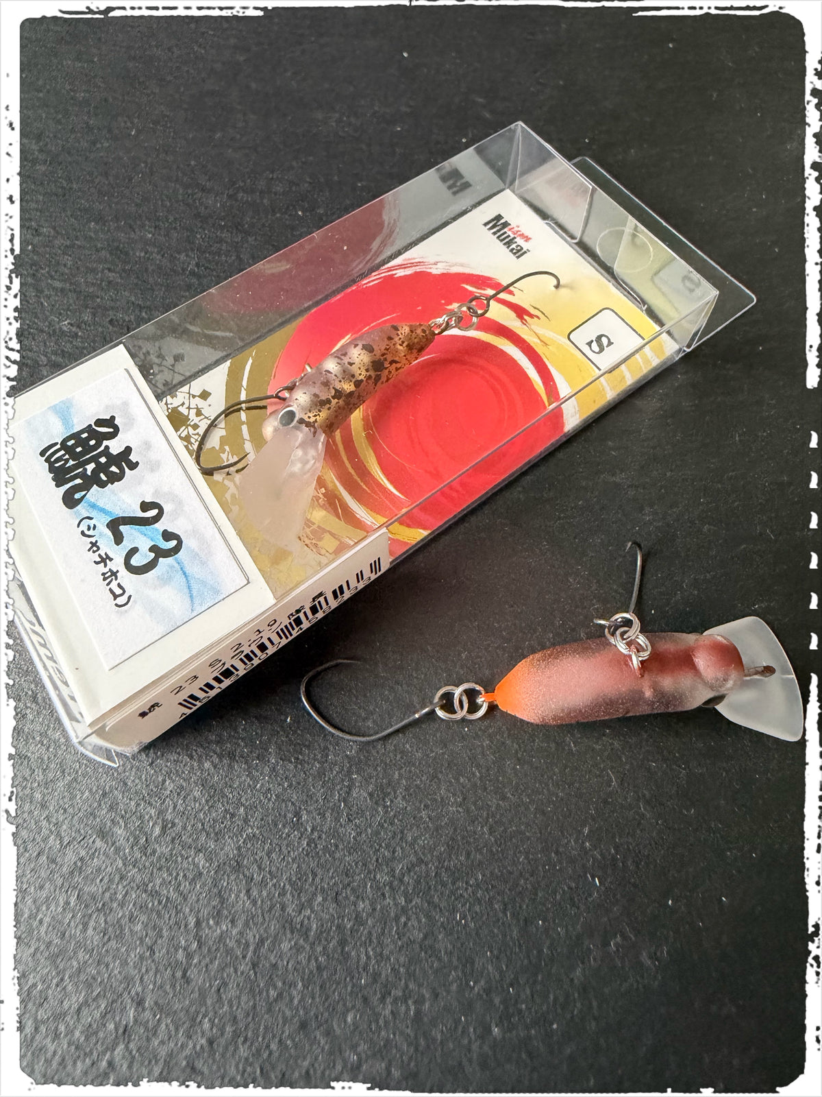 Mukai Fishing - Shachihoko 23 S - Special Color #01 "Introvert Gets Hooked on Fishing" - Red Band Gold