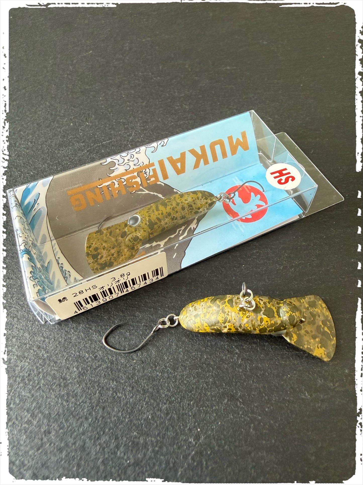 Mukai Fishing - Shachihoko 23 S - Special Color #01 "Introvert Gets Hooked on Fishing" - Red Band Gold