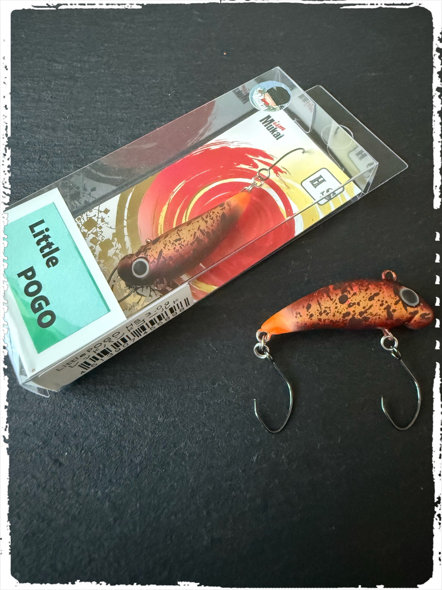 Mukai Fishing - Little Pogo 33 HS - Special Color #01 "Introvert Gets Hooked on Fishing" - Red Band Gold