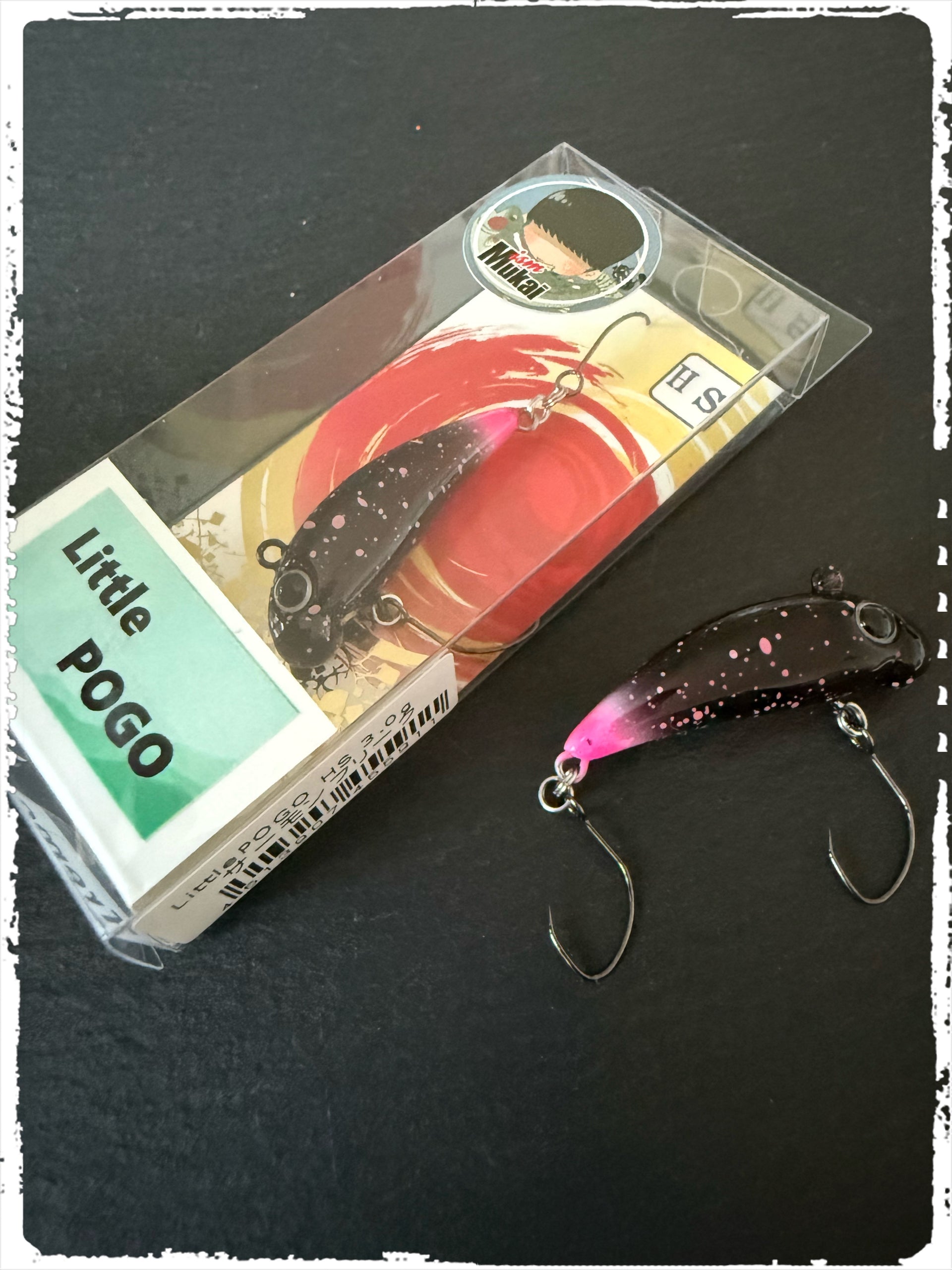 Mukai Fishing - Little Pogo 33 HS - Sonderfarbe #03 „Introvert Gets Hooked on Fishing“ - Salmon Freak