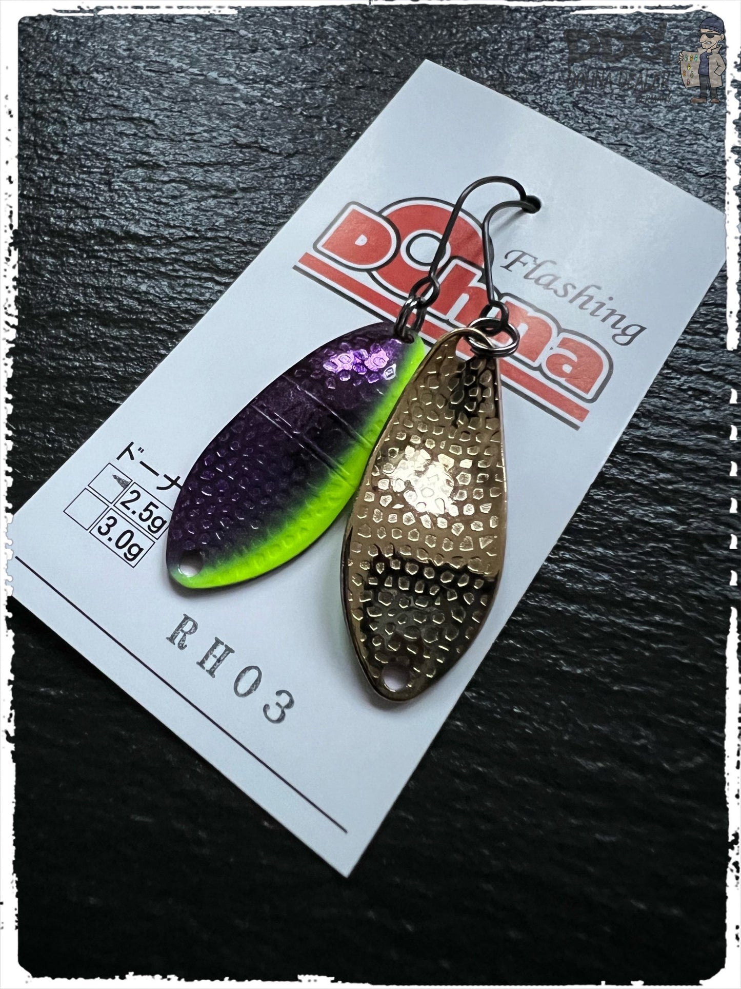 Angelköder-Set mit zwei Blinkern und Drillingen, grün-violett und goldfarben